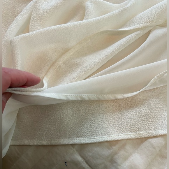 NWOT CeCe GORGEOUS Cream Off-Shoulder Blouse, Size Medium - Picture 7 of 13